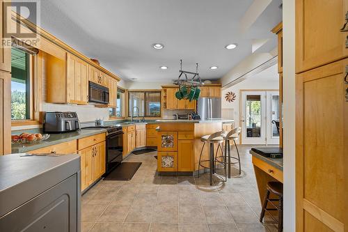 3823 Goat Canyon Road, Creston, BC - Indoor Photo Showing Kitchen