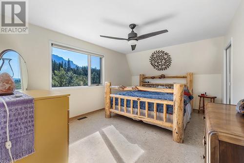 3823 Goat Canyon Road, Creston, BC - Indoor Photo Showing Bedroom