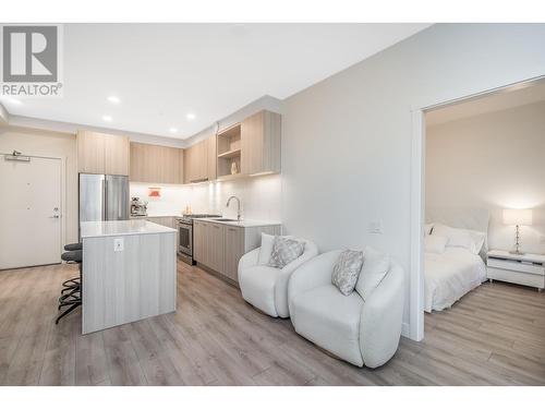 109 741 Anskar Court, Coquitlam, BC - Indoor Photo Showing Kitchen