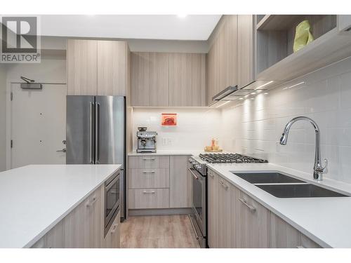 109 741 Anskar Court, Coquitlam, BC - Indoor Photo Showing Kitchen With Double Sink With Upgraded Kitchen