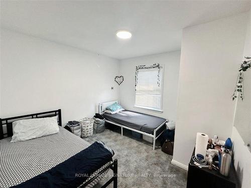 630 Fennell Ave E, Hamilton, ON - Indoor Photo Showing Bedroom