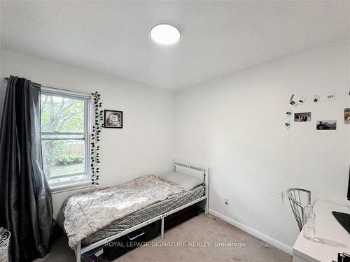 630 Fennell Ave E, Hamilton, ON - Indoor Photo Showing Bedroom