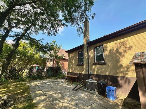 630 Fennell Ave E, Hamilton, ON - Outdoor