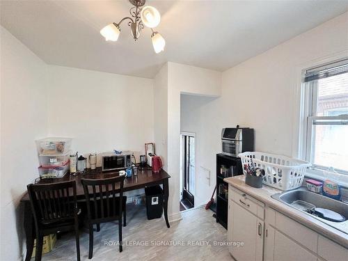 630 Fennell Ave E, Hamilton, ON - Indoor Photo Showing Kitchen