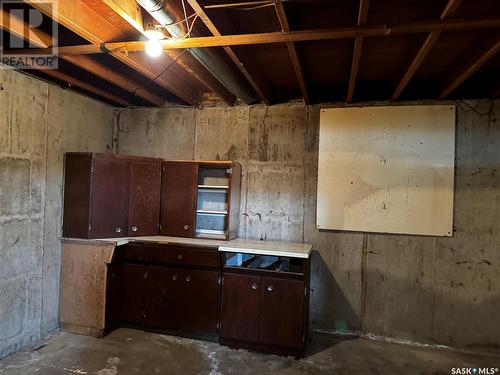 215 5Th Avenue E, Gravelbourg, SK - Indoor Photo Showing Basement