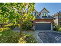 8 LOYAL HILL Crescent  Kanata, ON K2M 2H3