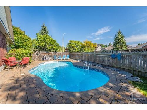 8 Loyal Hill Crescent, Kanata, ON 