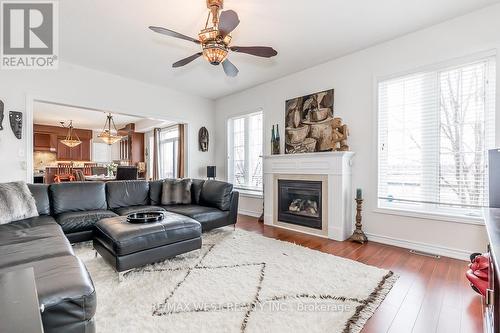 118 Succession Crescent, Barrie, ON - Indoor Photo Showing Living Room With Fireplace