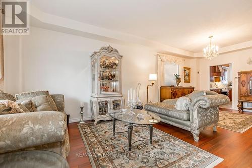 118 Succession Crescent, Barrie (Innis-Shore), ON - Indoor Photo Showing Living Room