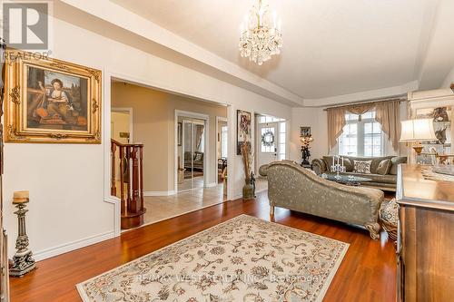 118 Succession Crescent, Barrie, ON - Indoor Photo Showing Living Room