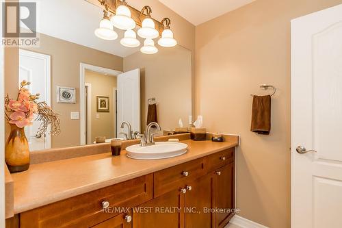 118 Succession Crescent, Barrie, ON - Indoor Photo Showing Bathroom