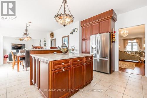 118 Succession Crescent, Barrie, ON - Indoor Photo Showing Kitchen