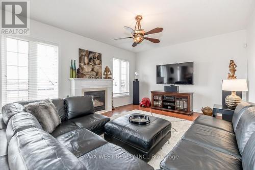 118 Succession Crescent, Barrie, ON - Indoor Photo Showing Living Room With Fireplace