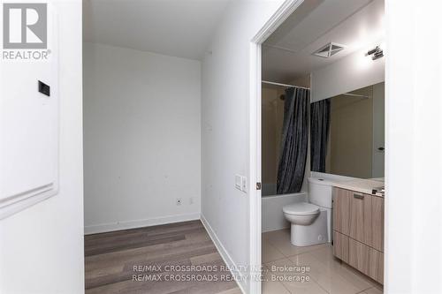 3207 - 290 Adelaide Street W, Toronto, ON - Indoor Photo Showing Bathroom