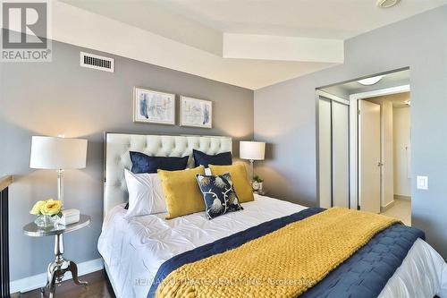 612 - 5 Hanna Avenue, Toronto, ON - Indoor Photo Showing Bedroom