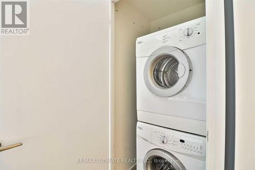 612 - 5 Hanna Avenue, Toronto (Niagara), ON - Indoor Photo Showing Laundry Room