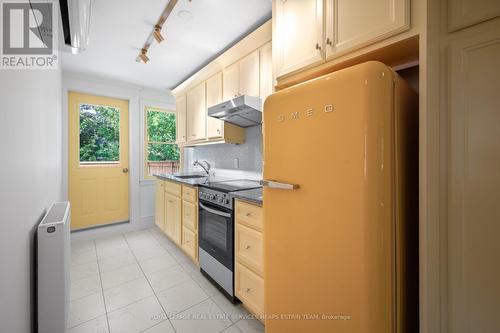 Third - 18 Castle Frank Crescent, Toronto, ON - Indoor Photo Showing Kitchen