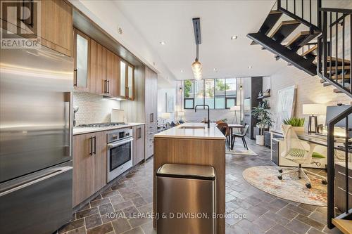 8 - 50 Bartlett Avenue, Toronto (Dovercourt-Wallace Emerson-Junction), ON - Indoor Photo Showing Kitchen With Upgraded Kitchen