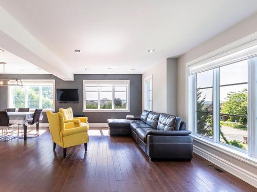 Salon - 522 Rue De La Grotte, Mont-Saint-Hilaire, QC - Indoor Photo Showing Living Room