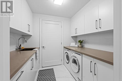 105 - 36 Birch Avenue, Toronto, ON - Indoor Photo Showing Laundry Room