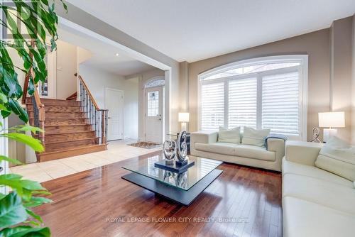 385 Burloak Drive, Oakville (Bronte West), ON - Indoor Photo Showing Living Room