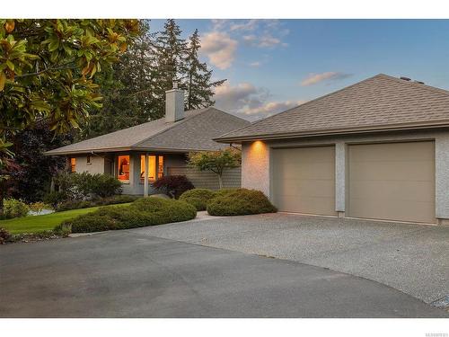 6455 Bryn Rd, Central Saanich, BC 