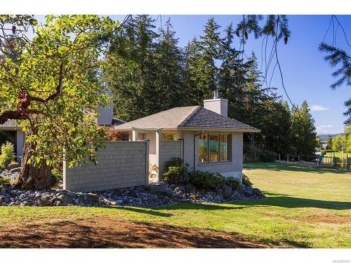 6455 Bryn Rd, Central Saanich, BC 