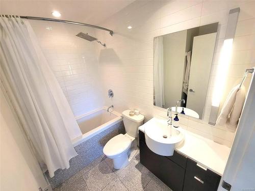 201-770 Fisgard St, Victoria, BC - Indoor Photo Showing Bathroom