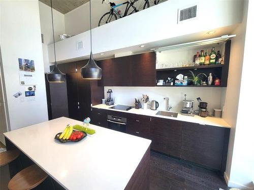 201-770 Fisgard St, Victoria, BC - Indoor Photo Showing Kitchen