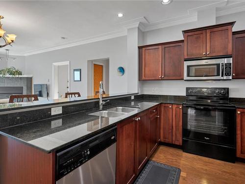 207-2676 Island Hwy South, Campbell River, BC - Indoor Photo Showing Kitchen With Double Sink