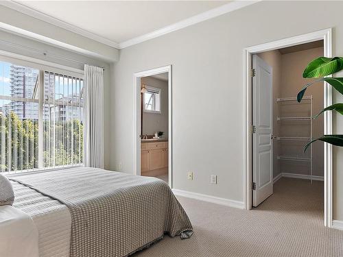 409-165 Kimta Rd, Victoria, BC - Indoor Photo Showing Bedroom