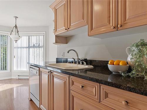 409-165 Kimta Rd, Victoria, BC - Indoor Photo Showing Kitchen