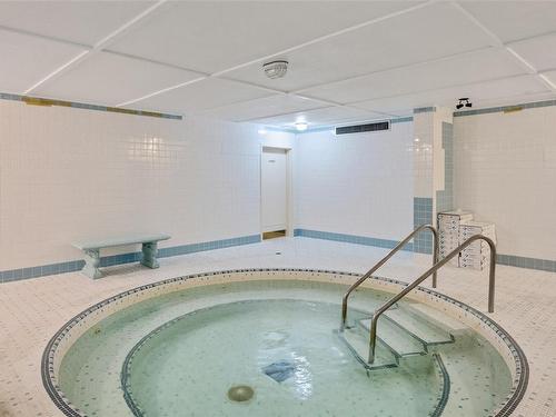 423-964 Heywood Rd, Victoria, BC - Indoor