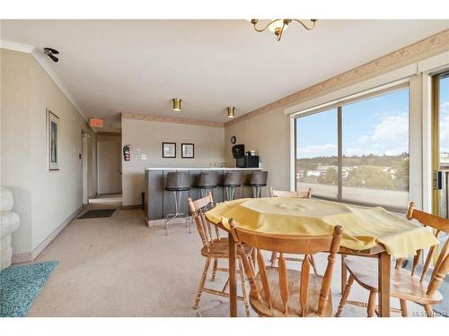 423-964 Heywood Rd, Victoria, BC - Indoor Photo Showing Dining Room