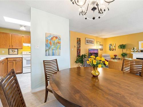 401-225 Cypress St, Nanaimo, BC - Indoor Photo Showing Dining Room