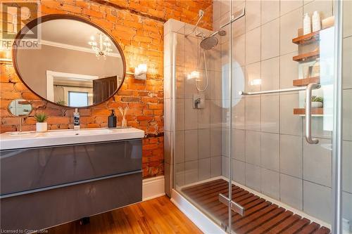 198 Duke Street, Hamilton, ON - Indoor Photo Showing Bathroom