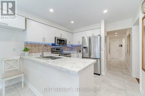 891 Stonebridge Avenue, Mississauga, ON - Indoor Photo Showing Kitchen With Stainless Steel Kitchen With Double Sink With Upgraded Kitchen