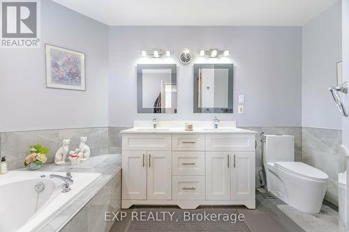 891 Stonebridge Avenue, Mississauga, ON - Indoor Photo Showing Bathroom