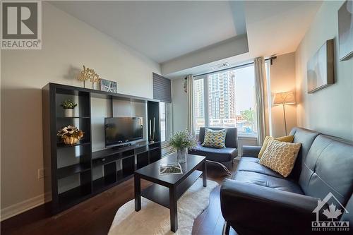 238 Besserer Street Unit#308, Ottawa, ON - Indoor Photo Showing Living Room