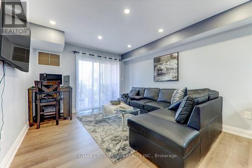 435 - 5225 Finch Avenue E, Toronto, ON - Indoor Photo Showing Living Room