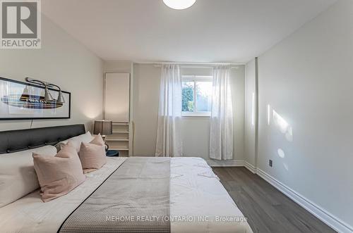 1266 Pallatine Drive, Oakville, ON - Indoor Photo Showing Bedroom