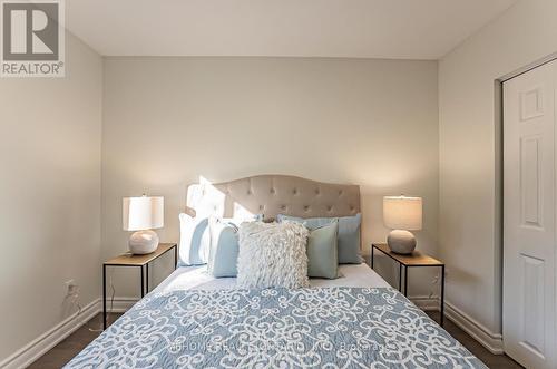 1266 Pallatine Drive, Oakville, ON - Indoor Photo Showing Bedroom