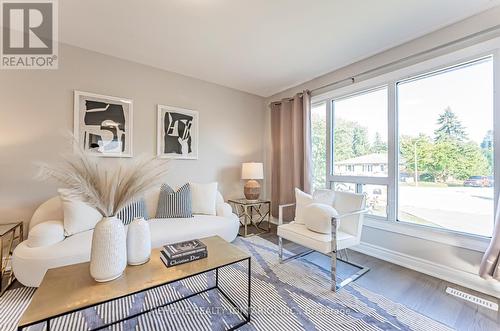 1266 Pallatine Drive, Oakville (College Park), ON - Indoor Photo Showing Living Room