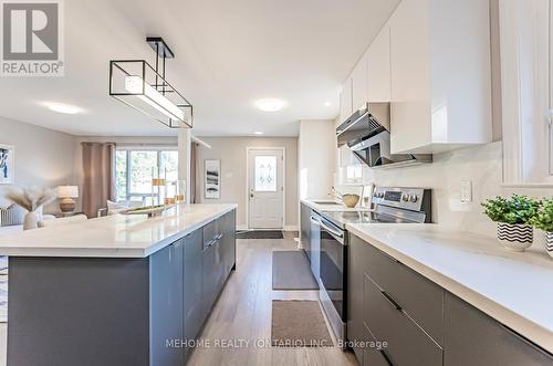 1266 Pallatine Drive, Oakville (College Park), ON - Indoor Photo Showing Kitchen With Upgraded Kitchen