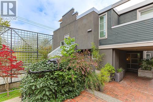 2229 Oak Street, Vancouver, BC - Outdoor