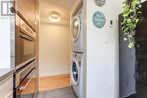 2229 Oak Street, Vancouver, BC - Indoor Photo Showing Laundry Room