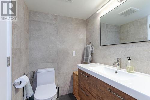 2229 Oak Street, Vancouver, BC - Indoor Photo Showing Bathroom