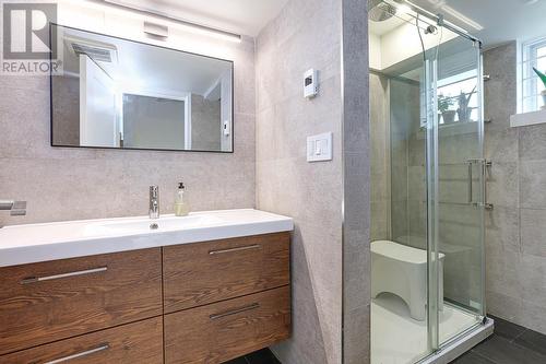 2229 Oak Street, Vancouver, BC - Indoor Photo Showing Bathroom