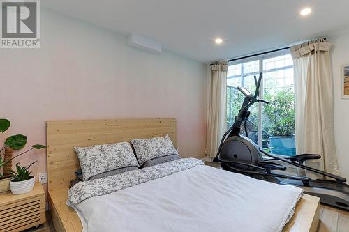 2229 Oak Street, Vancouver, BC - Indoor Photo Showing Bedroom