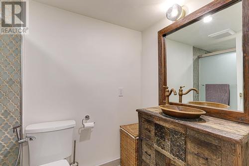 2229 Oak Street, Vancouver, BC - Indoor Photo Showing Bathroom